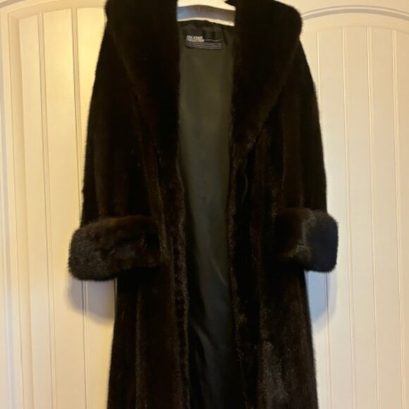 #vintagefur Black Diamond Mink Coat -- Full Length, Pre-Owned - Picture 2 of 7